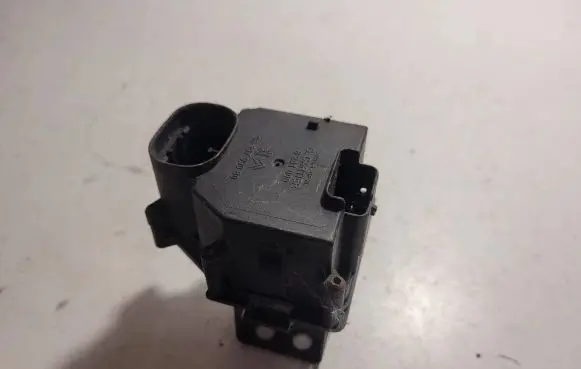 Peugeot 307 Coolant fan relay 9659799080 8241009