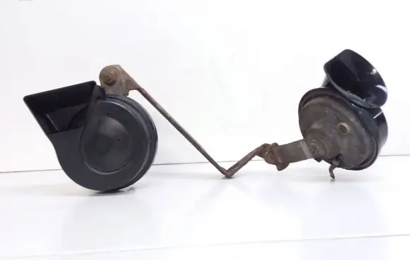 Mercedes-Benz A W168 Horn signal 007728 A28657625 E1000233