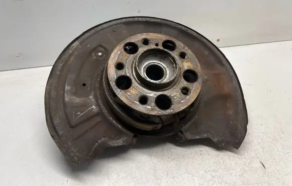 Mercedes-Benz C W204 Rear wheel hub