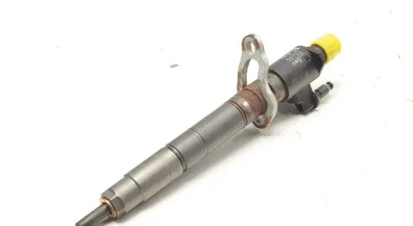 Volvo V50 Fuel injector 31303238