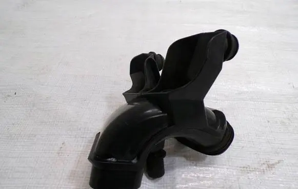 Opel Astra J Air intake hose/pipe 13284048