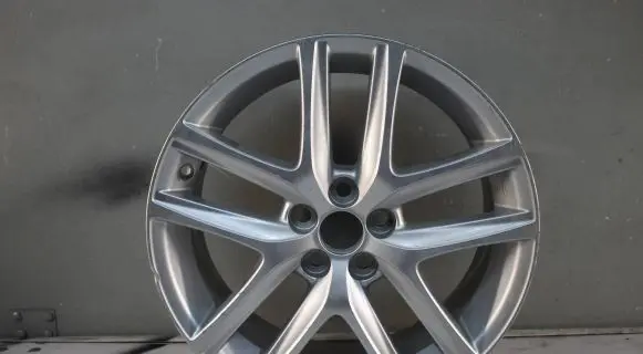 Lexus CT 200H R17 alloy rim 