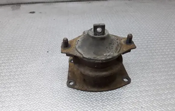 Engine mount bracket