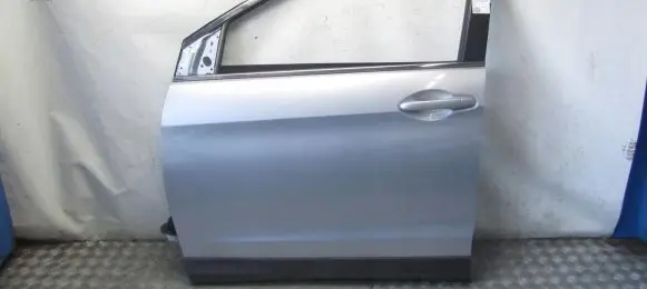 Honda CR-V Front door