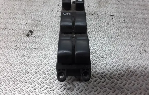 Nissan Primera Electric window control switch 25401AV640