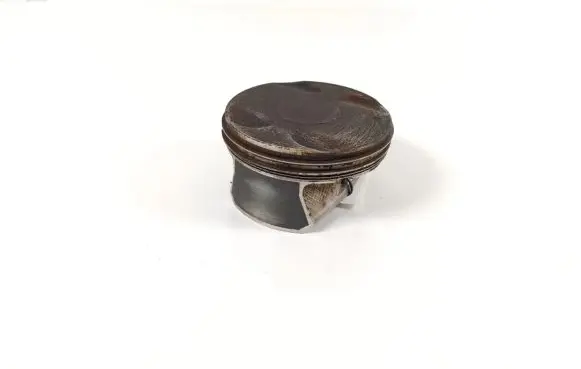 Dodge Challenger Piston with connecting rod