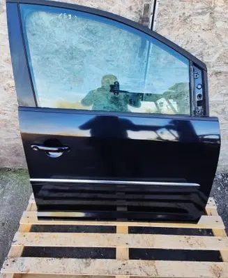 Volkswagen Touran II Front door