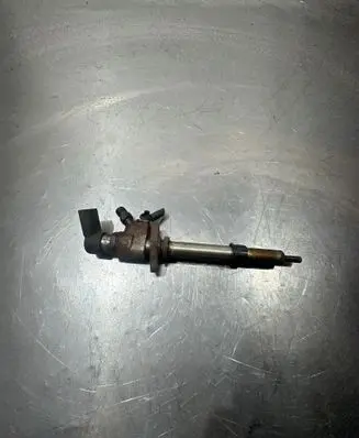 Ford Kuga I Fuel injector 9657144580