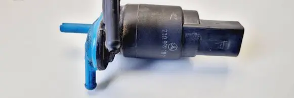 Mercedes-Benz E W210 Windscreen/windshield washer pump 2108691021