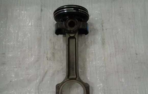 Renault Megane IV Piston with connecting rod 76MT5