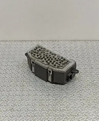 Volkswagen Touran I Heater blower motor/fan resistor 3C0907521D 2468105383 997211A