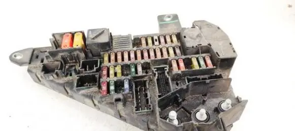 BMW 5 E60 E61 Fuse box set 690660105 6906601-05
