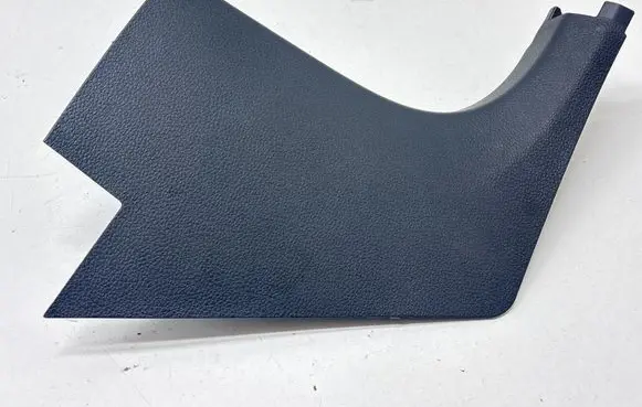 Foot area side trim