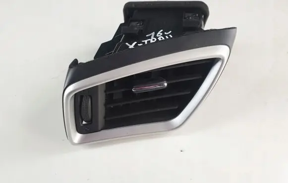 Nissan X-Trail T32 Dashboard side air vent grill/cover trim