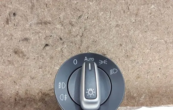 Volkswagen Golf VI Light switch 3C8941431A