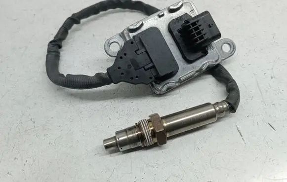 Mercedes-Benz E W213 Lambda probe sensor A0009058011 SNS1005 0009058011