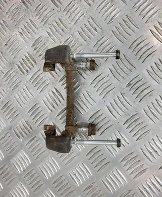 Suzuki Jimny Front Brake Caliper Pad/Carrier 