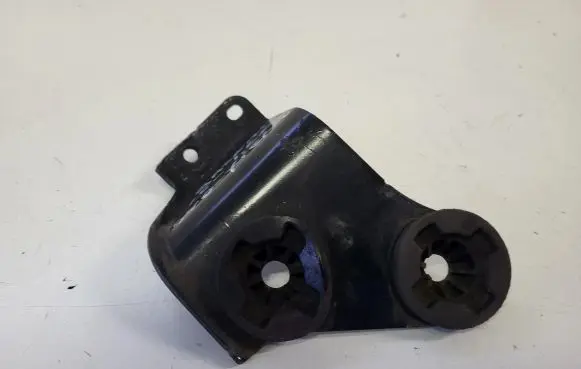 Nissan Qashqai Air filter cleaner box bracket assembly 