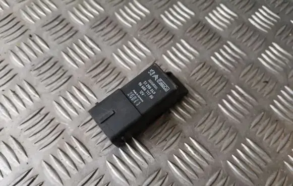Peugeot Partner Glow plug pre-heat relay 9666671780 51299049