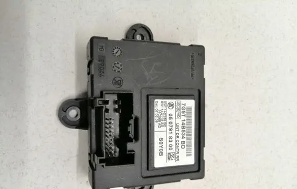 Ford Mondeo MK IV Door control unit/module 7G9T14B534BD 0507918300