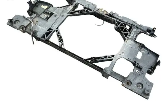 Renault Megane III Radiator support slam panel