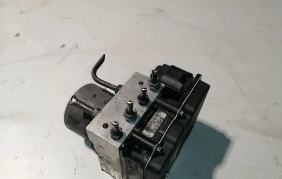BMW 5 E60 E61 ABS Pump 0265234136 6758743 0265950376