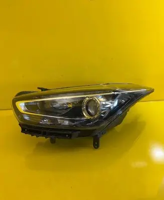 Hyundai i40 Headlight/headlamp 92102-3Z530