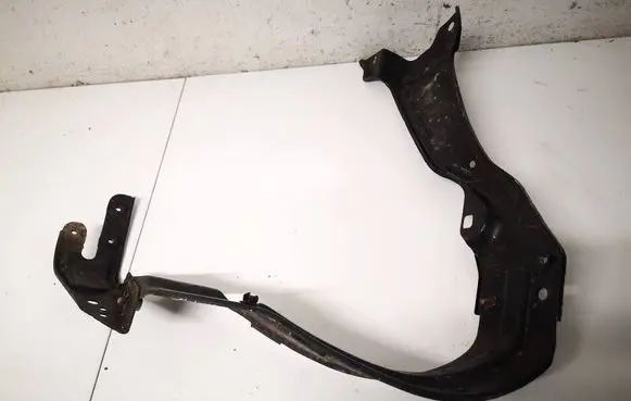Mercedes-Benz C W203 Headlight/headlamp mounting bracket