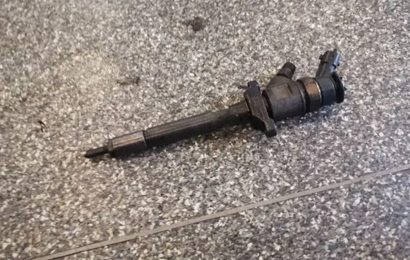 Ford Focus Fuel injector 0445110353
