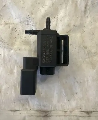 Volkswagen Golf Plus Turbo solenoid valve 037906283C 12T285 2288006AC