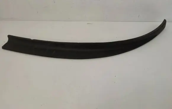 Front bumper lip