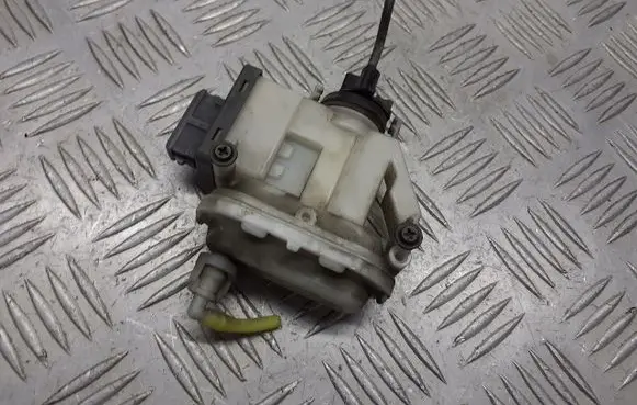 Volkswagen PASSAT B4 Central locking motor 3A0862153B