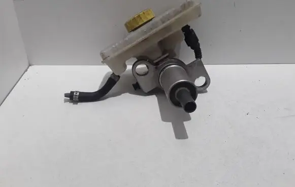 Audi A4 S4 B6 8E 8H Master brake cylinder 93041250003266