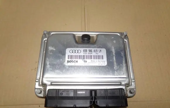 Audi A6 S6 C5 4B Engine control unit/module 0281011213