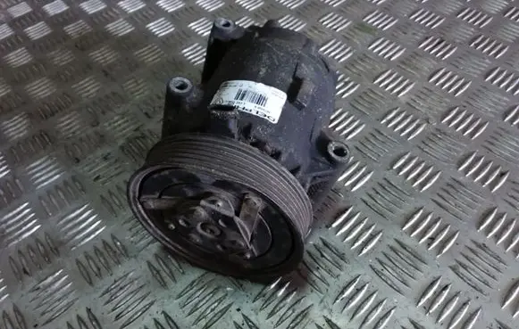 Renault Megane II Air conditioning (A/C) compressor (pump) 8200600110