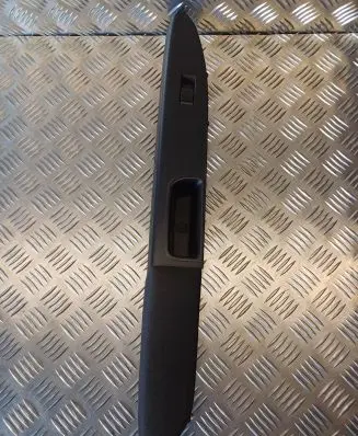 Suzuki SX4 Electric window control switch 8373555L10 62J001171T