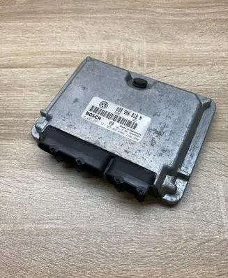 Volkswagen PASSAT B5 Engine control unit/module ECU 038906018N 0281001727