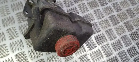 Peugeot 406 Power steering fluid tank/reservoir 96242473