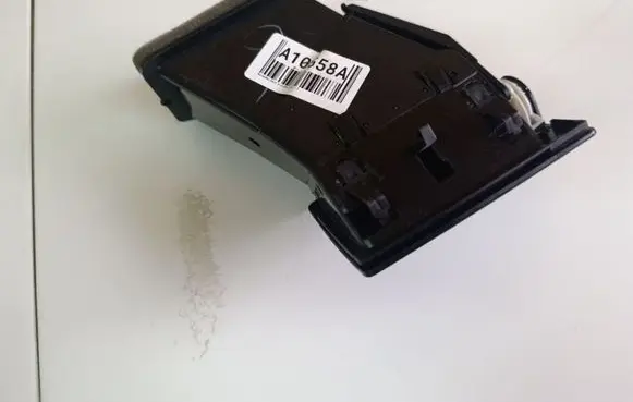 Mercedes-Benz B W245 Dash center air vent grill 1698300154