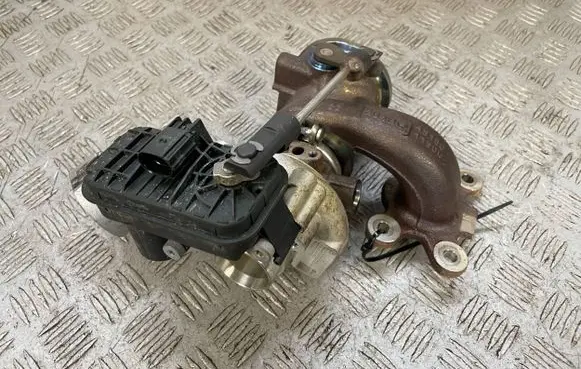 Skoda Superb B8 (3V) Turbo 04E145873G