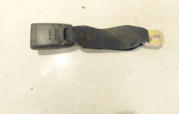 Lexus GS 300 350 430 450H Rear seatbelt buckle E063002 b500