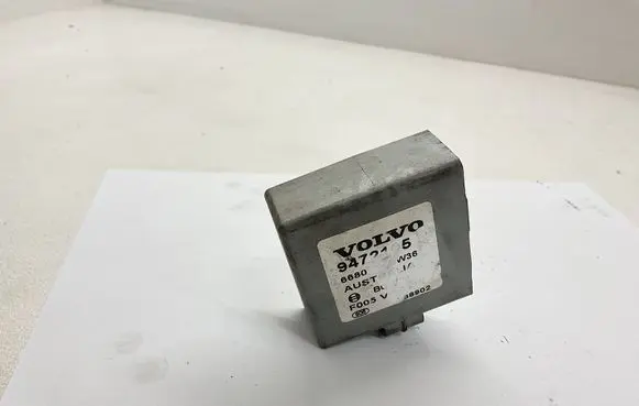 Volvo XC70 Alarm control unit/module 9472105 6680