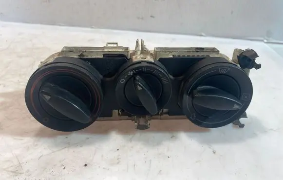 Audi A4 S4 B5 8D Climate control unit 8L0819045A