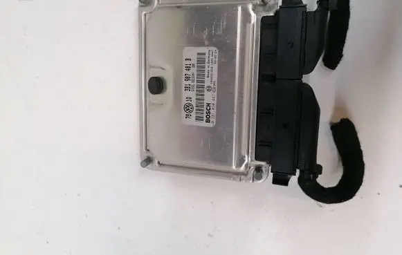 Volkswagen PASSAT B5.5 Engine control unit/module 3B1907401B 1039S01058 0281010447