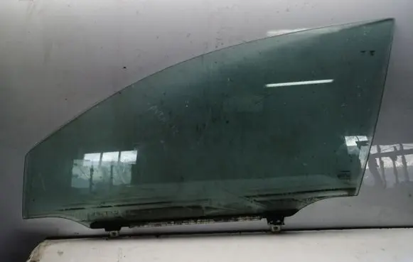 Toyota Avensis T250 Front door window glass four-door