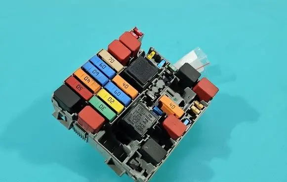 Alfa Romeo Giulietta Fuse box set 51867697 IMPRK1570012