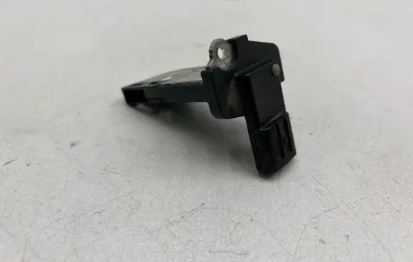 Toyota Avensis T270 Mass air flow meter 2220426010