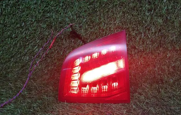 Audi A6 S6 C6 4F Tailgate rear/tail lights 4F5945094E