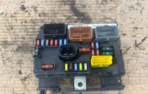 Citroen DS3 BSM Control unit 9667199780