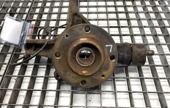 Peugeot 3008 I Front wheel hub spindle knuckle 